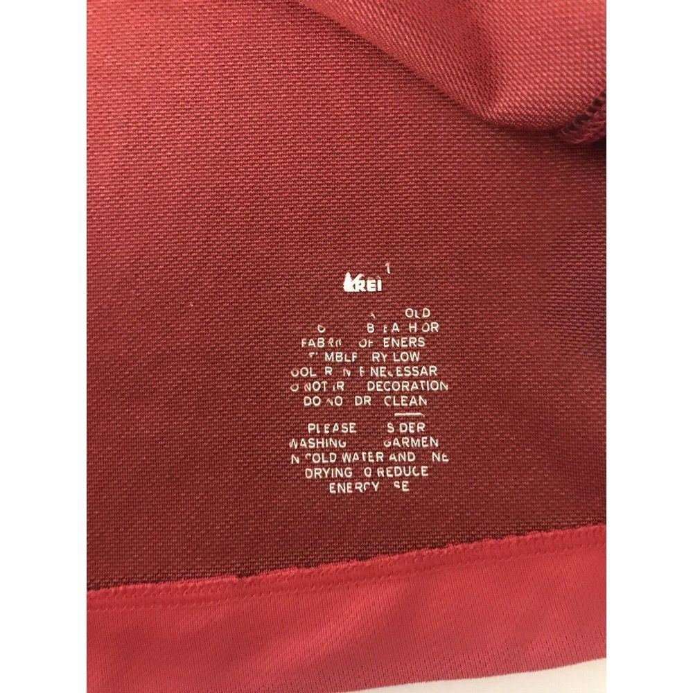 REI‎ 1/4 Zip Pullover Med Red/Black Zip Pocket Thumb hole On Sleeve - Picture 3 of 6